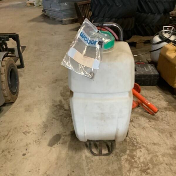 C27088BD-19E4-4B1C-B1A7-C25BB16D86F3